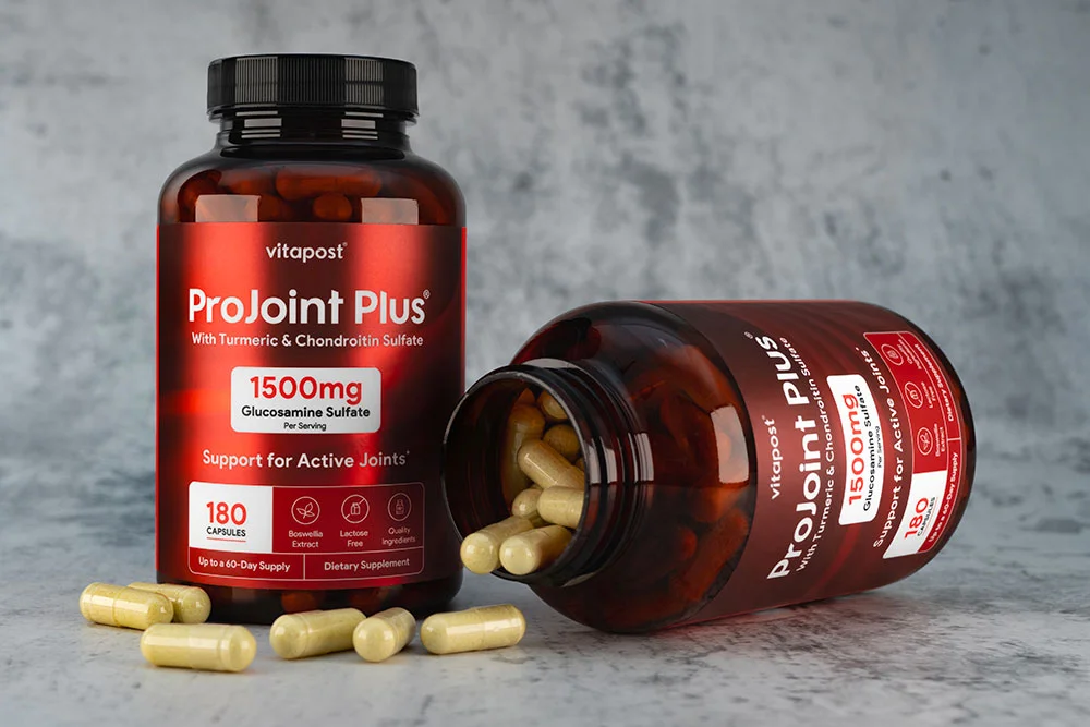 Projoint Plus - Capsules Poured Out Of Bottle